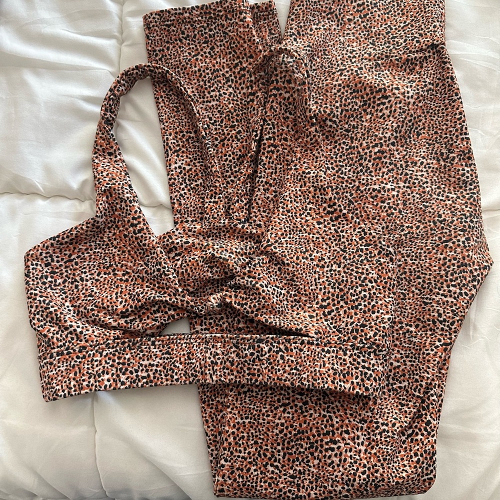 Skatie Leggings & Bra Set